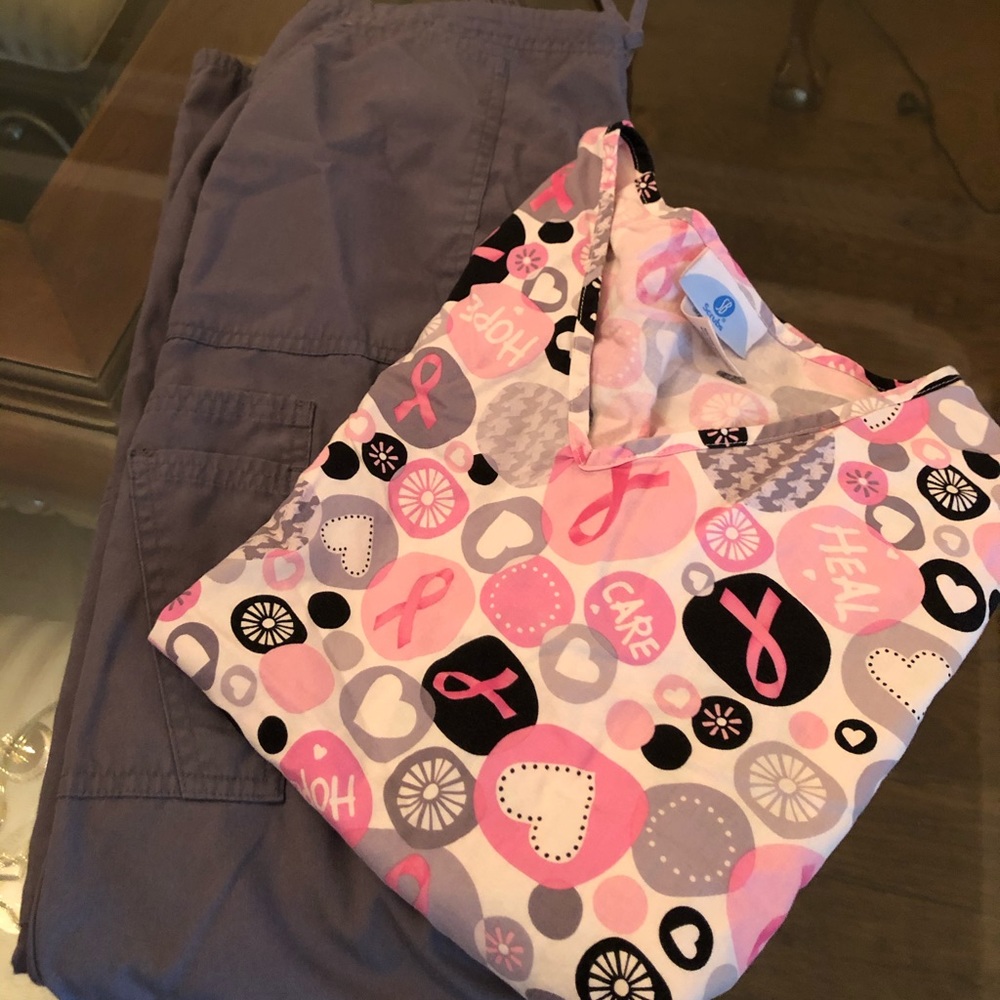Medium scrubs